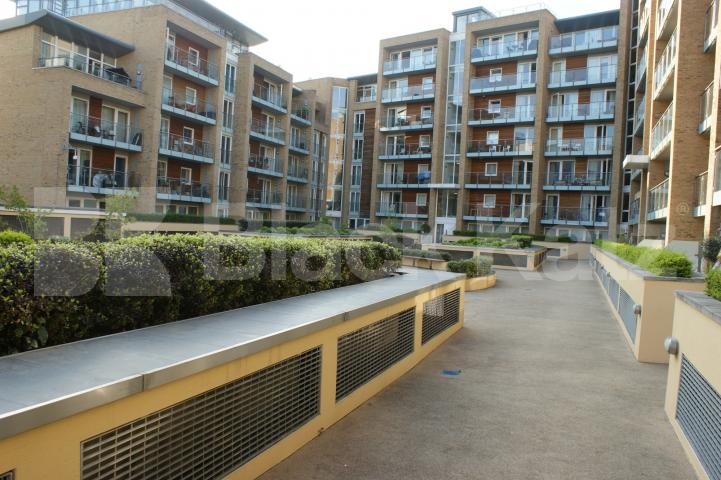 			LET , 2 Bedroom, 1 bath, 1 reception Apartment			 Viridian Apartments, Battersea Park Road, Battersea